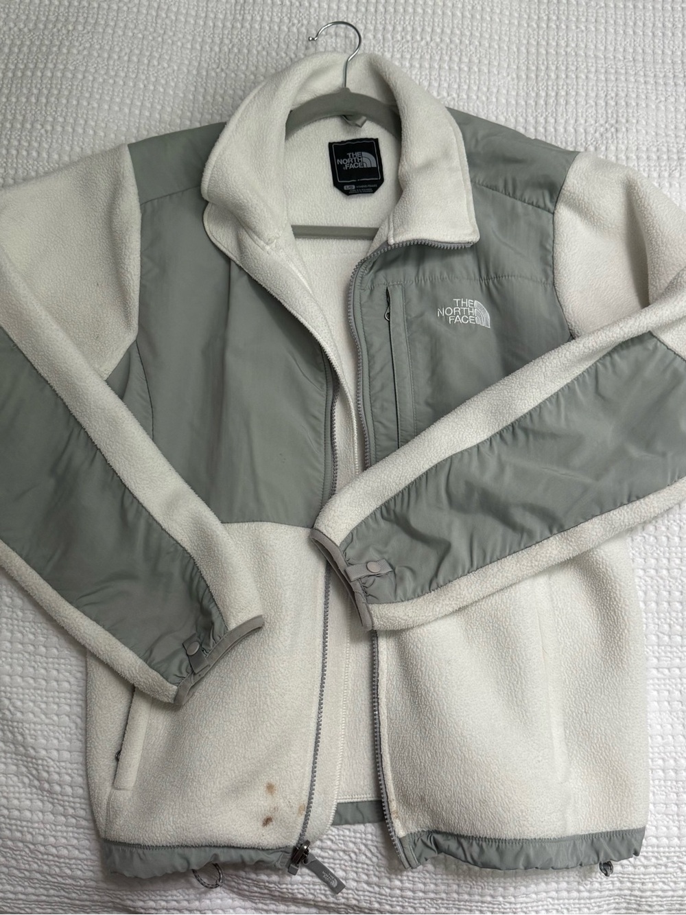 The North Face women’s Cream & Light Gray Denali Fleece Jacket